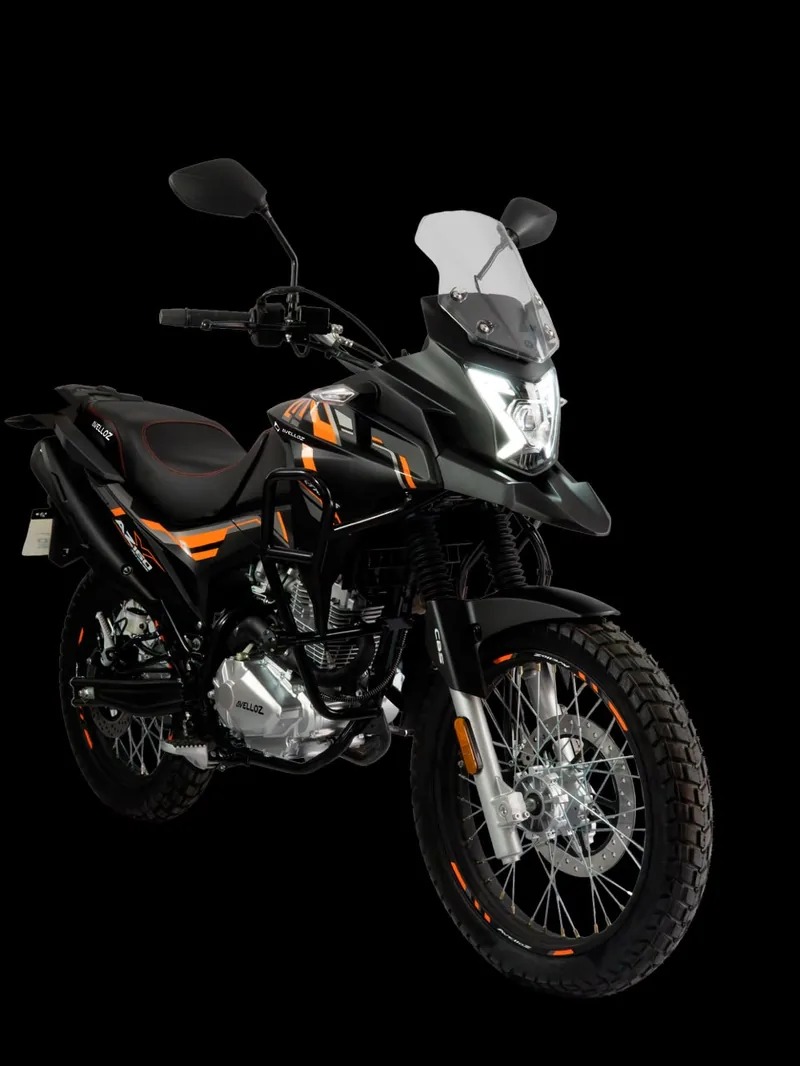 Avelloz AZ160 Xtreme preta e laranja – vista 3/4 frontal